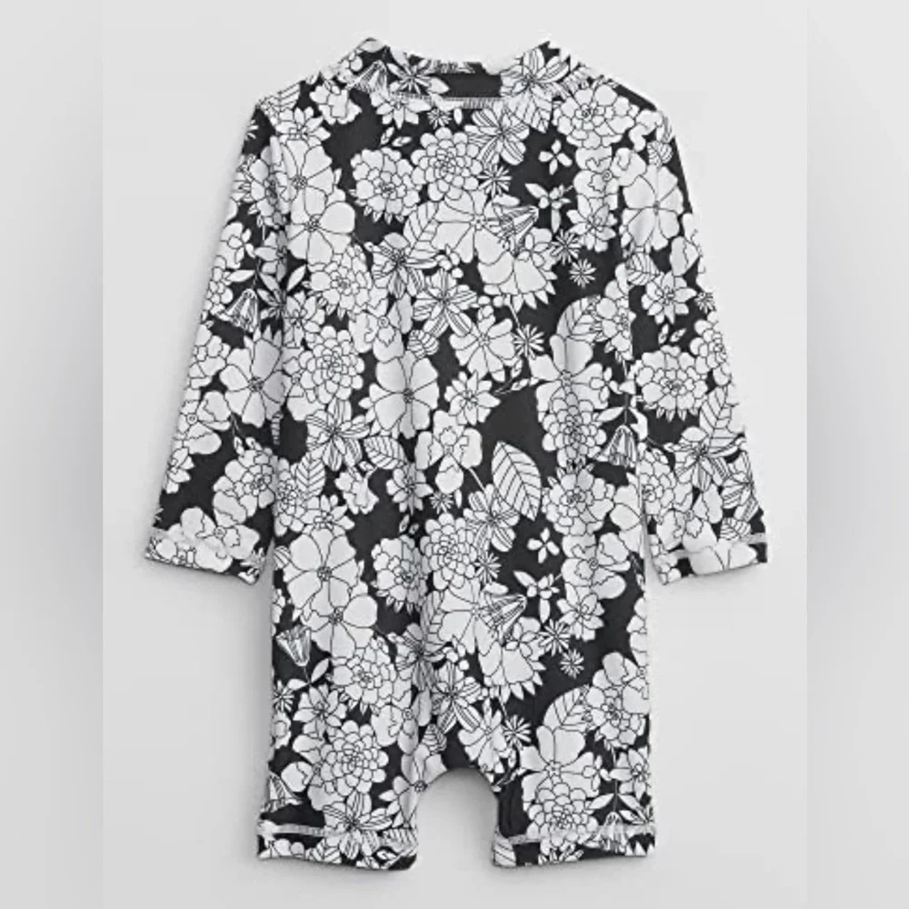 NWT GAP Baby Black White Floral Rash Guard Swimsuit UPF 50+ 3-6M